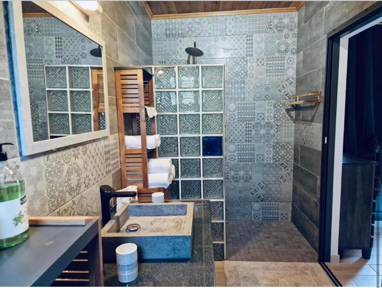 Chambres Et Tables D'Hote Du Voyageur La Plaine des Palmistes Bagian luar foto