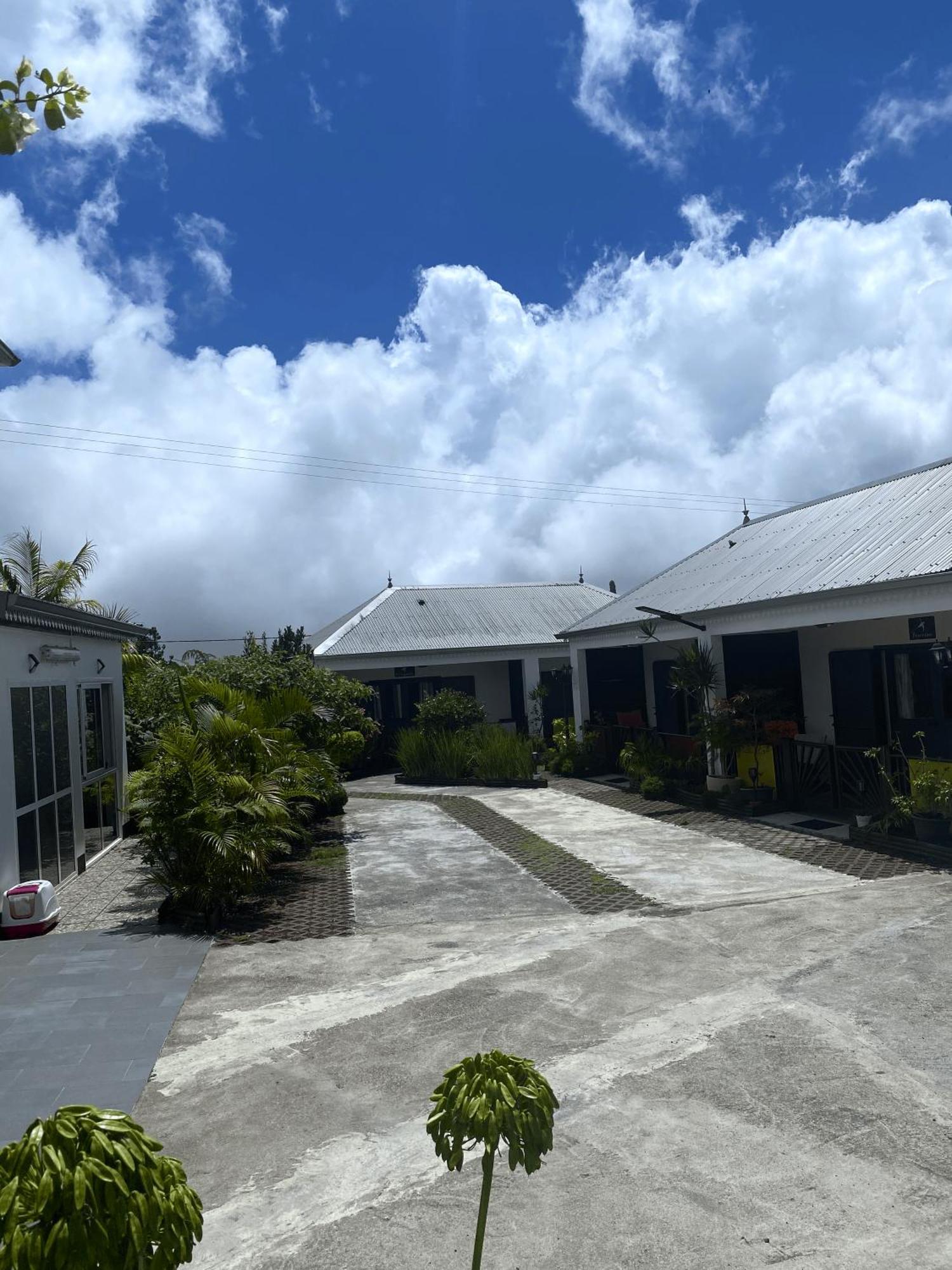 Chambres Et Tables D'Hote Du Voyageur La Plaine des Palmistes Bagian luar foto